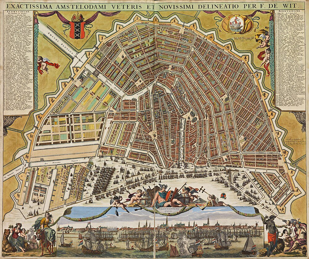 Vintage kaart van de stad Amsterdam met grachten en schepen Gedetailleerde vintage kaart van de stad Amsterdam met grachten, vestingwerken en historische schepen, gemaakt door F. de Wit.