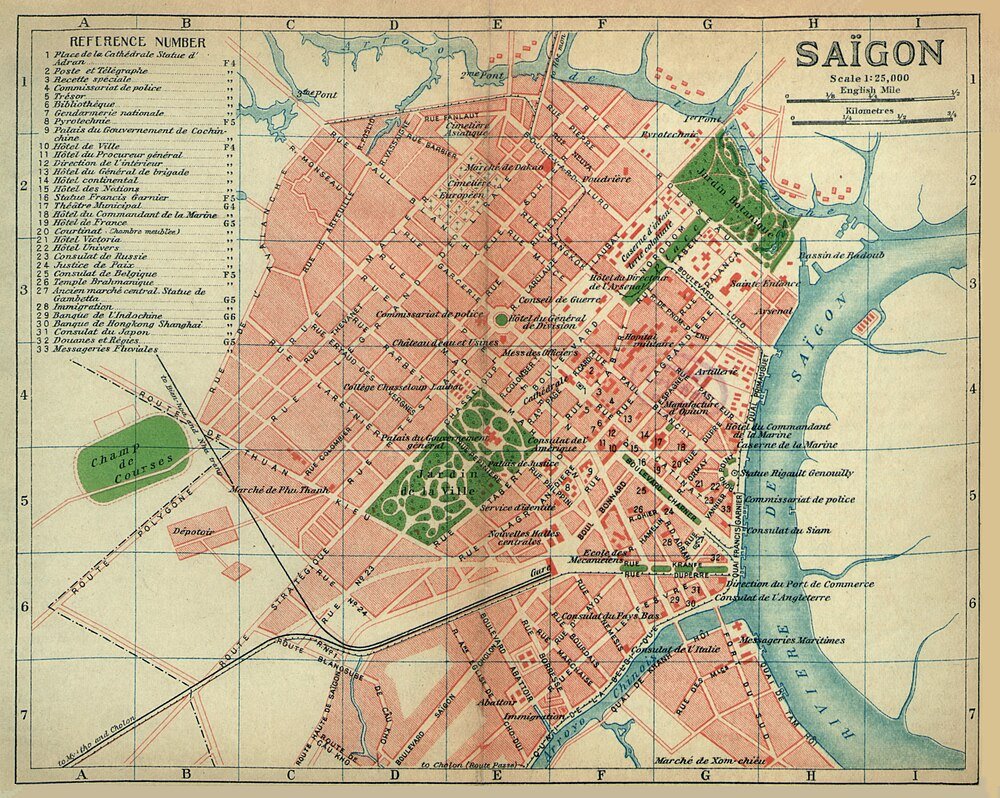 Vintage gedetailleerde kaart van Saigon met straten, bezienswaardigheden, consulaten, parken en belangrijke locaties in de stadsindeling van het begin van de 20e eeuw