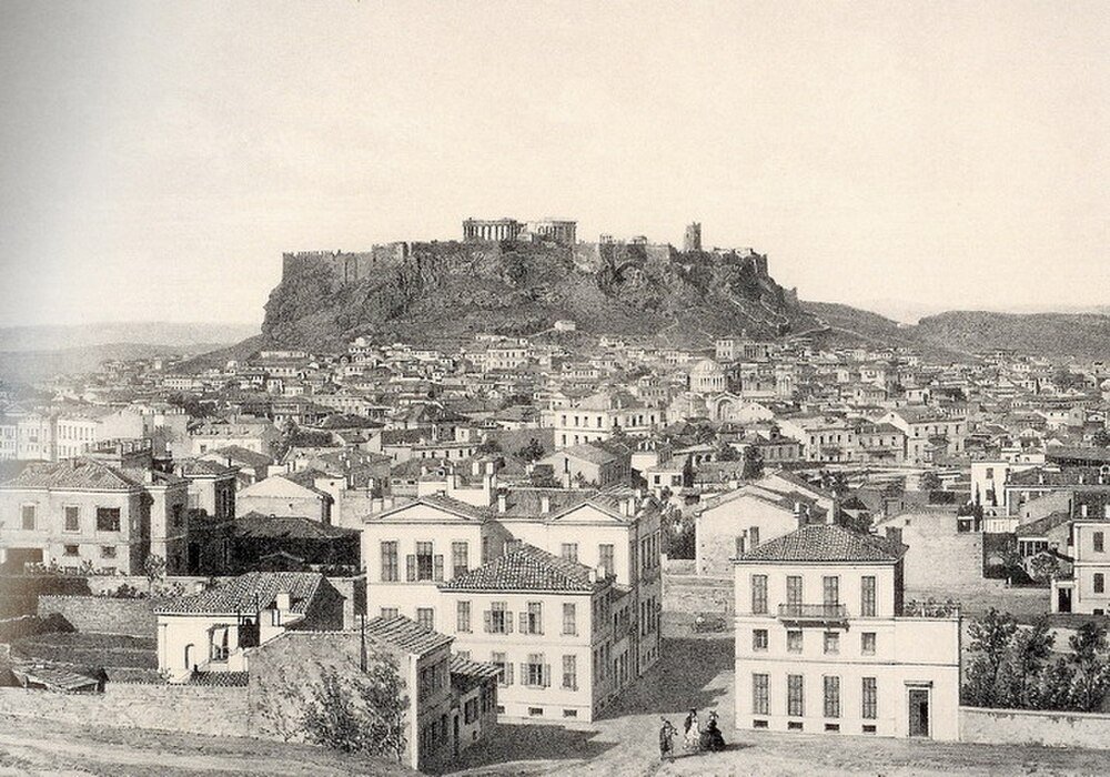 Historisch zwart-wit panoramisch uitzicht op de stad Athene met de Akropolisheuvel en de Parthenontempel op de achtergrond