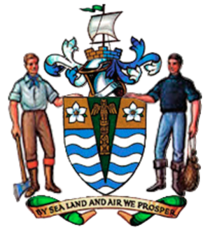 Wapen met zee-, landsymbolen en welvaartsmotto Wapen met twee mannen die een schild vasthouden met golven, bloemen, een totem en een schip, symboliserend welvaart over zee en land.