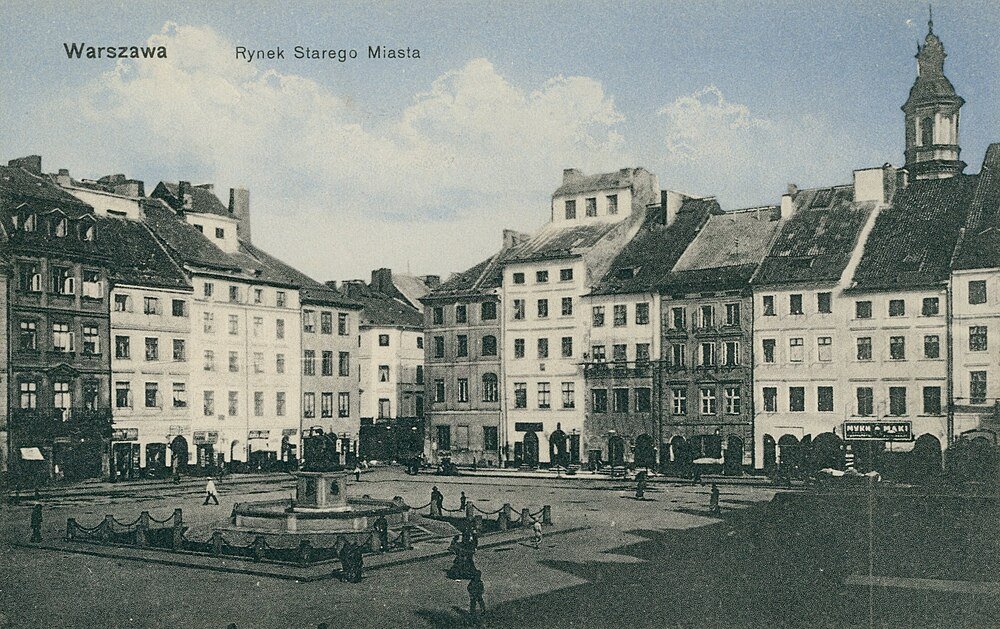 Historisch uitzicht op het Marktplein van de Oude Stad van Warschau Historisch uitzicht op het Marktplein van de Oude Stad van Warschau met traditionele gebouwen en een centrale fontein in Polen