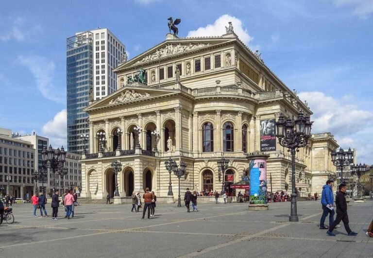 De Alte Oper, het neorenaissance-operahuis van Frankfurt aan de Opernplatz